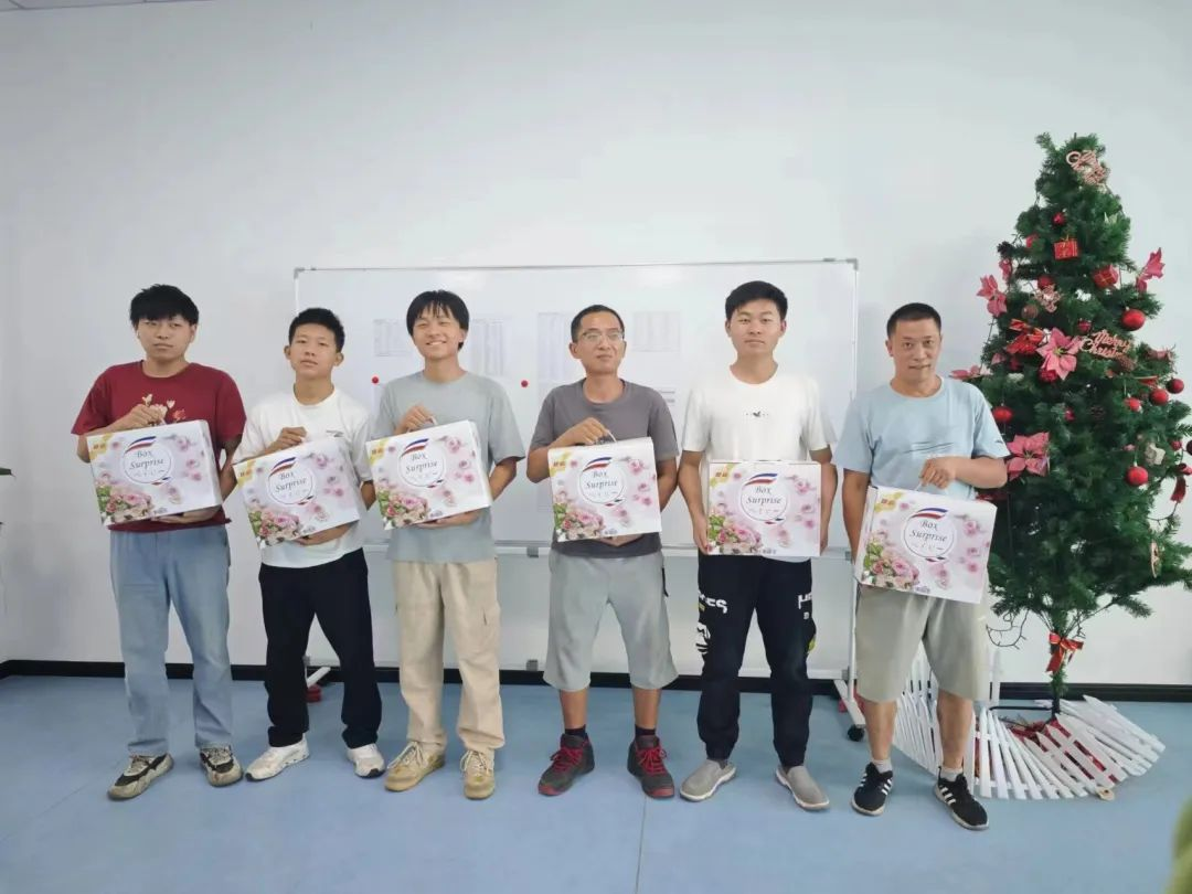 关爱职工·情系一线 | 海洋之神HY590工会组织开展“夏送清凉”慰问活动