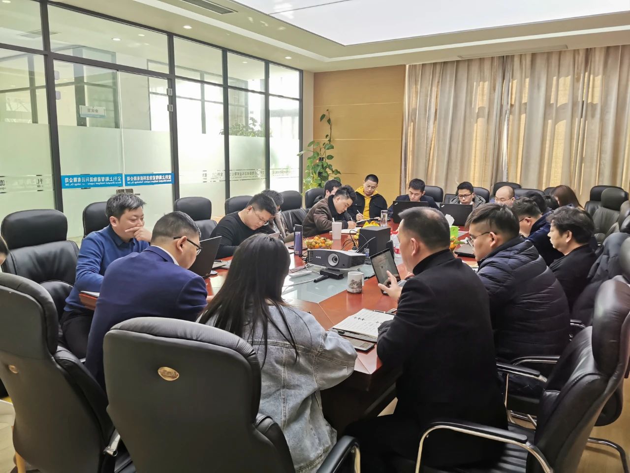 共谋新发展，逐梦新航程 | 海洋之神HY590召开年终总结大会