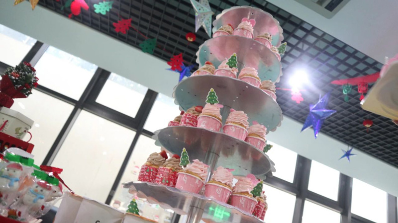 缤纷平安夜,欢乐圣诞节 | 海洋之神HY590举办第四季度员工集体生日会