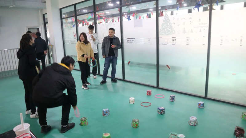 缤纷平安夜,欢乐圣诞节 | 海洋之神HY590举办第四季度员工集体生日会