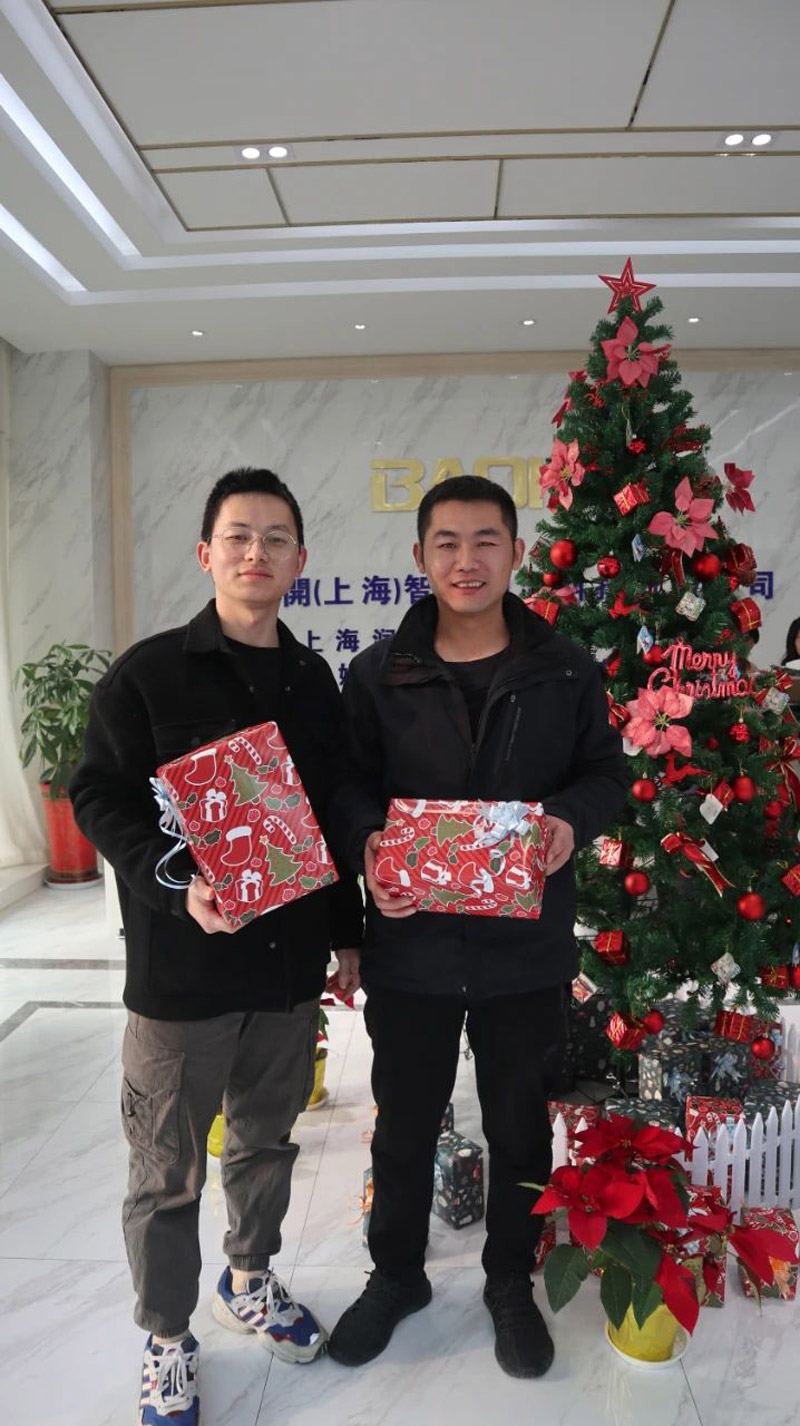 缤纷平安夜,欢乐圣诞节 | 海洋之神HY590举办第四季度员工集体生日会