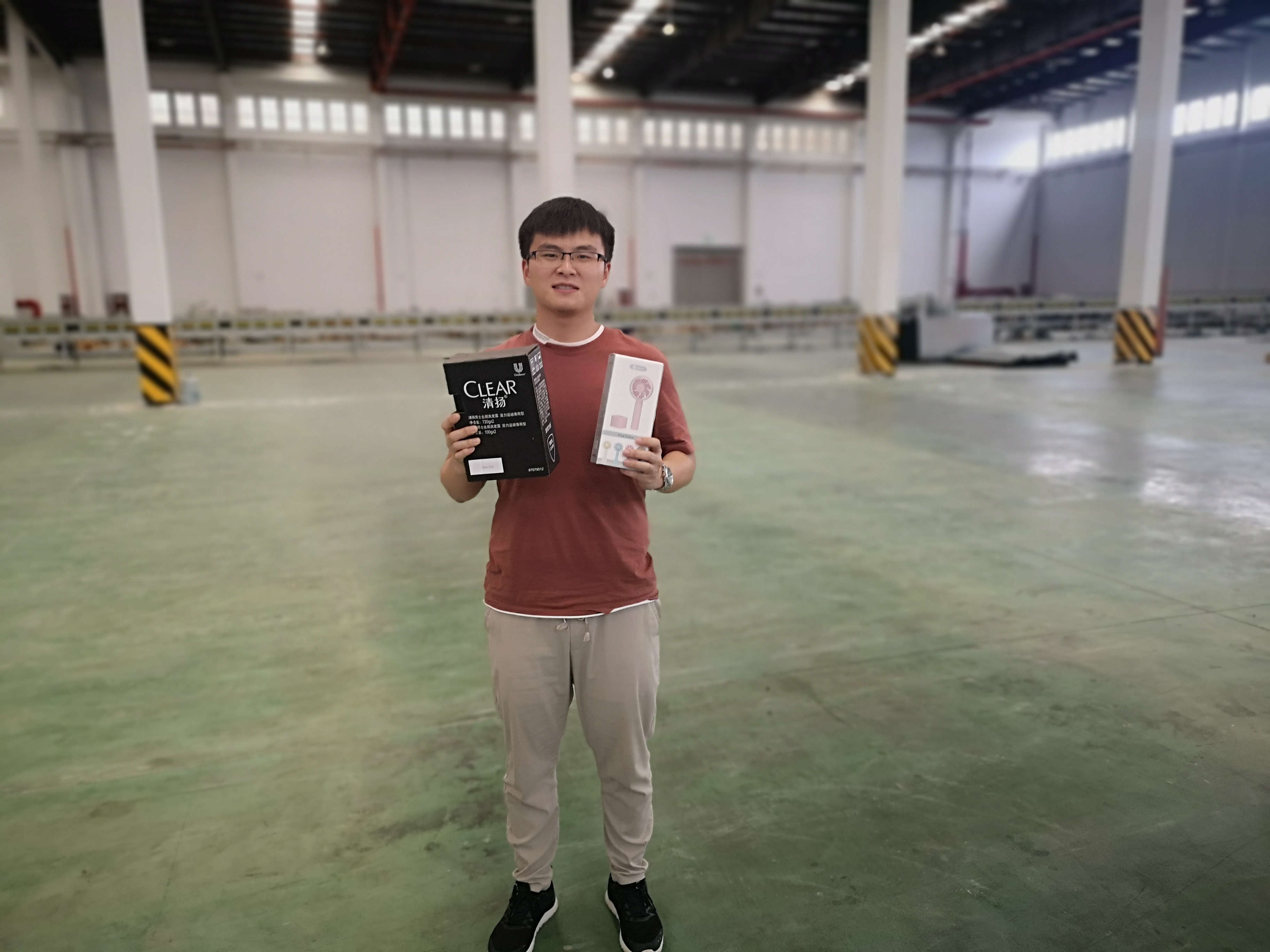 关爱职工 · 夏送清凉 | 海洋之神HY590工会赴一线送清凉,致敬高温下的坚守