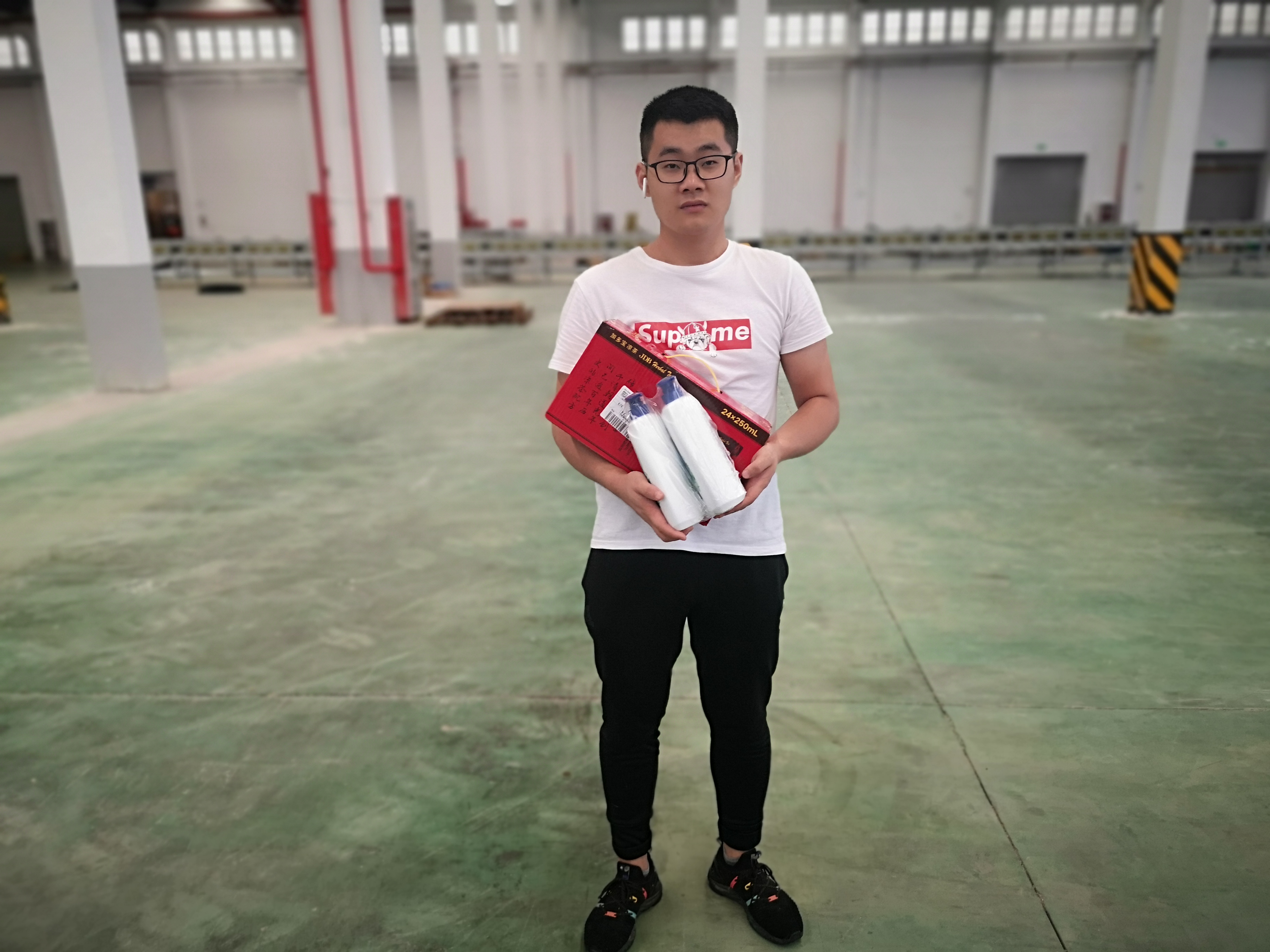 关爱职工 · 夏送清凉 | 海洋之神HY590工会赴一线送清凉,致敬高温下的坚守