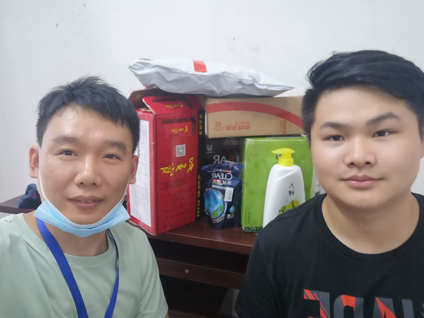 关爱职工 · 夏送清凉 | 海洋之神HY590工会赴一线送清凉,致敬高温下的坚守