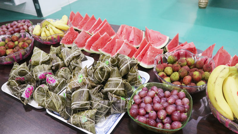 品粽香滋味,绘多彩生活 | 海洋之神HY590举办“包粽子 · 绘彩蛋 · 迎端午”主题活动