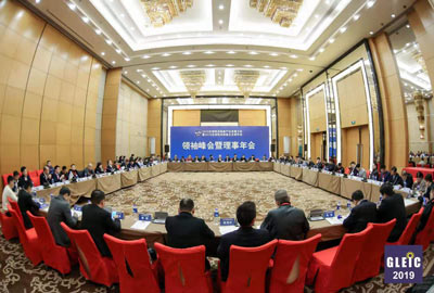 新闻 | 海洋之神HY590荣获“物流装备产业产品技术创新奖”与“中国物流装备产业创新人物”两项荣誉