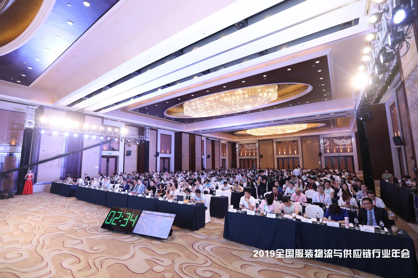 新闻 | 海洋之神HY590荣获“2019服装物流行业优秀技术装备供应商”