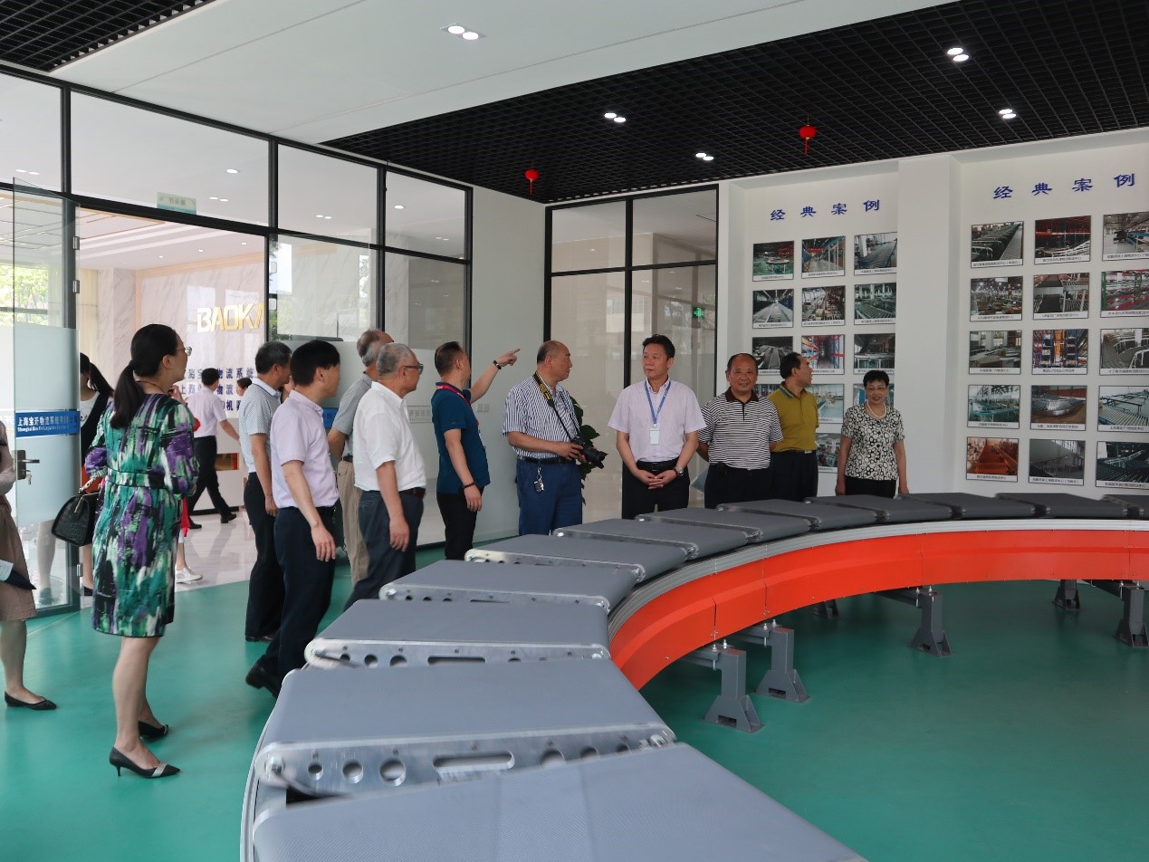 新闻 | 无锡市原政协领导、吴泾镇党委领导一行莅临海洋之神HY590参观考察