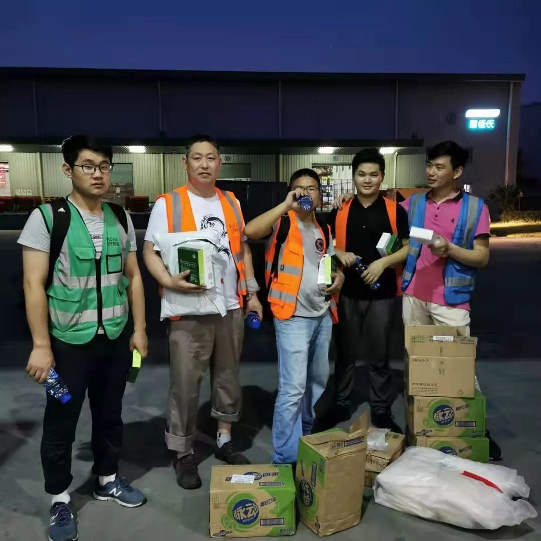 夏送清凉,集体庆生,慰问一线 | 致我们的一线伙伴:辛苦了!