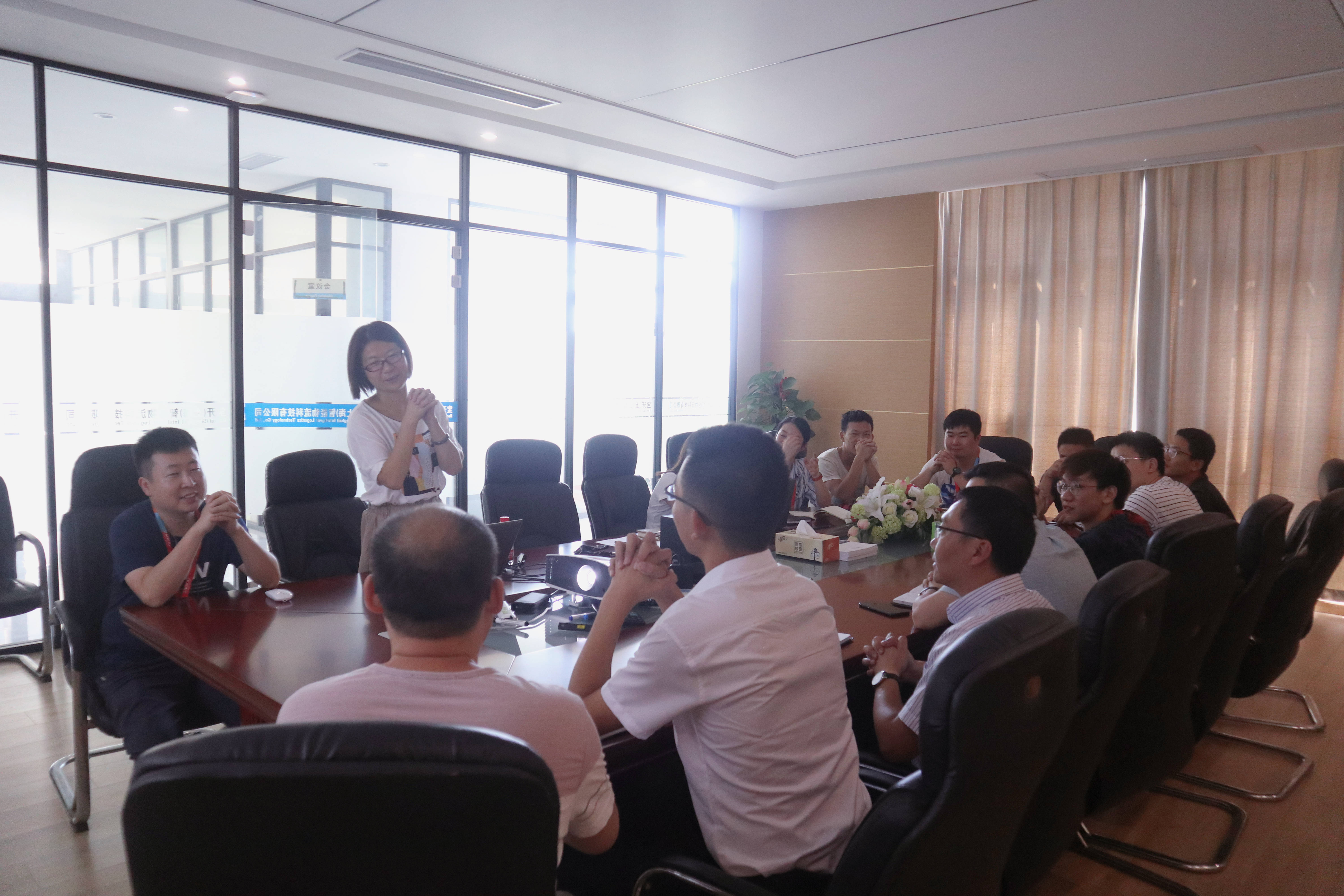 关注心理健康·工会关爱在行动 | 海洋之神HY590举办“职业倦怠与自我疏导”主题心理讲座