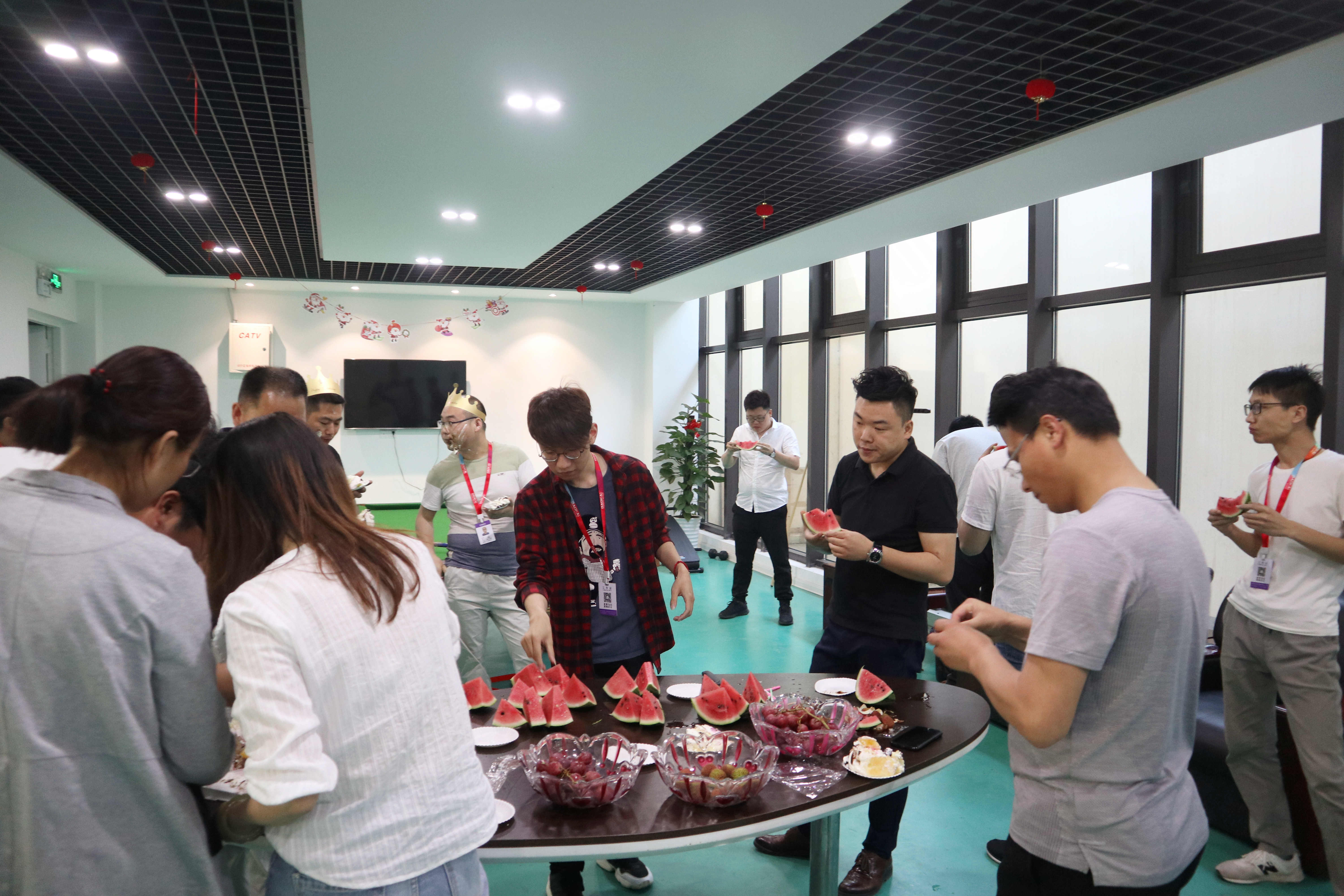 员工集体生日会 | 缤纷五月,把美好的祝福送给你