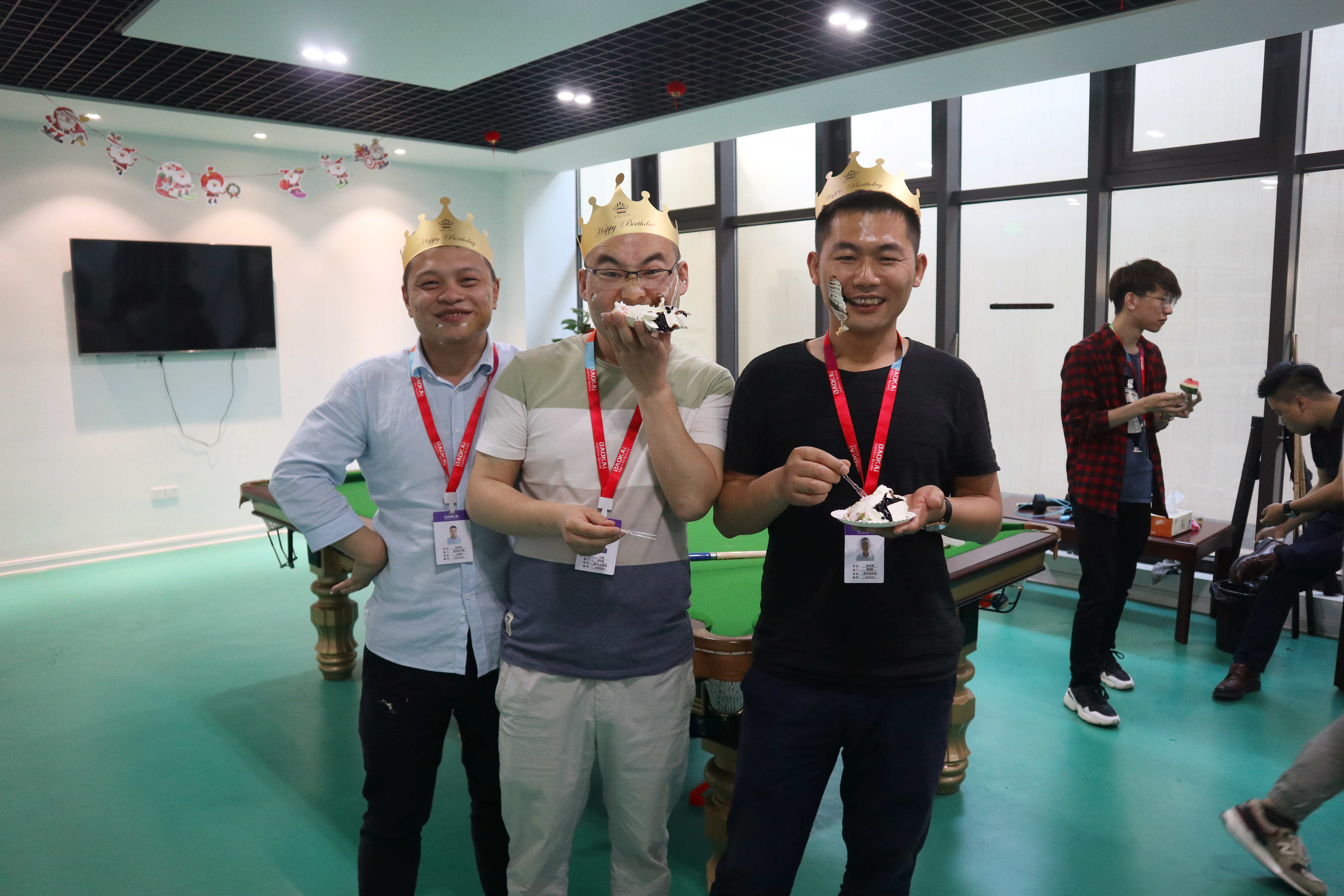 员工集体生日会 | 缤纷五月,把美好的祝福送给你