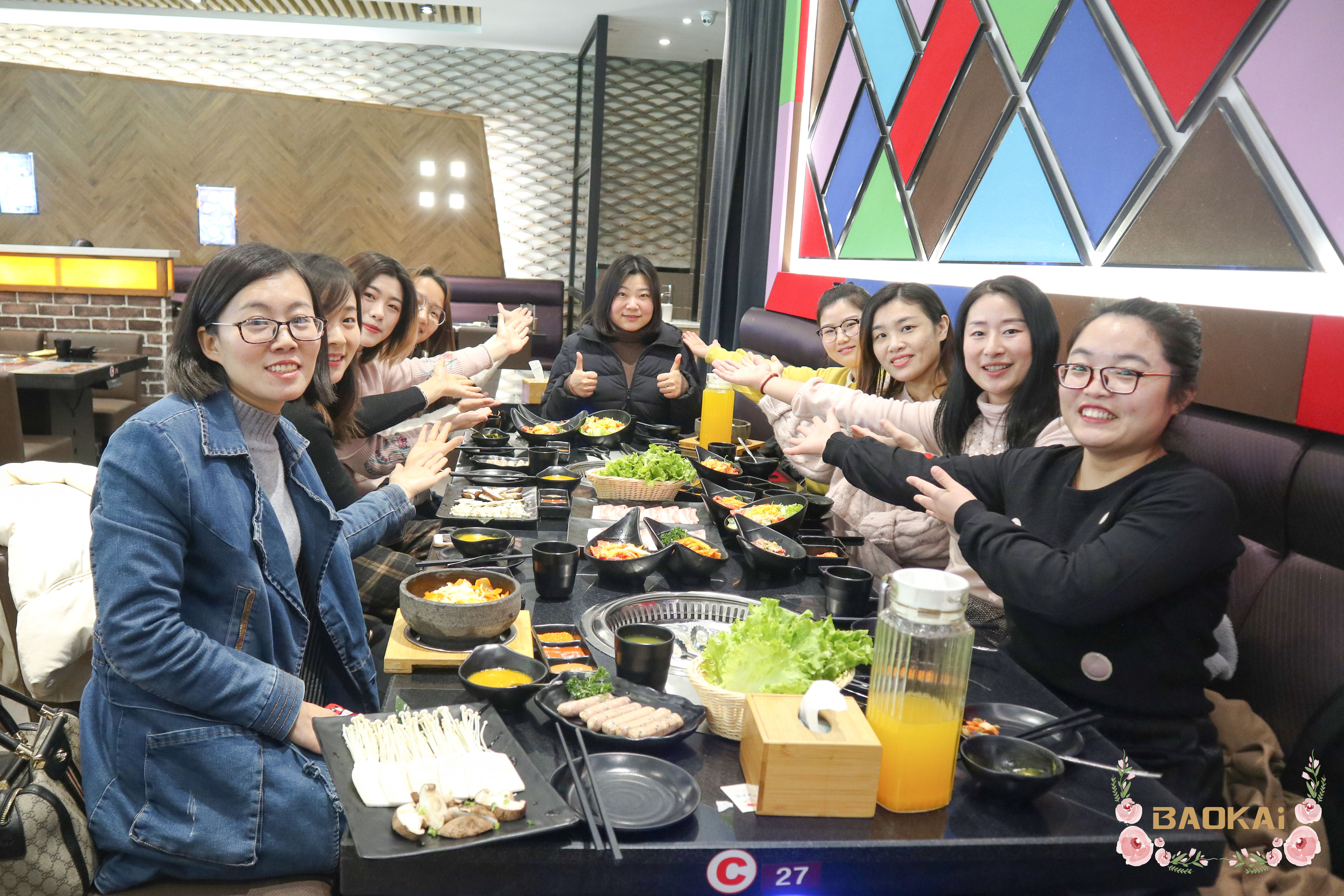 巾帼俏丽，乐享“三八” | 海洋之神HY590举办“午后派对·集体观影”活动