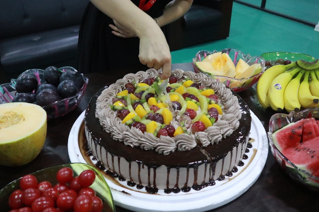 八月未央，欢聚一夏 | 海洋之神HY590集体生日会：共享欢乐时刻