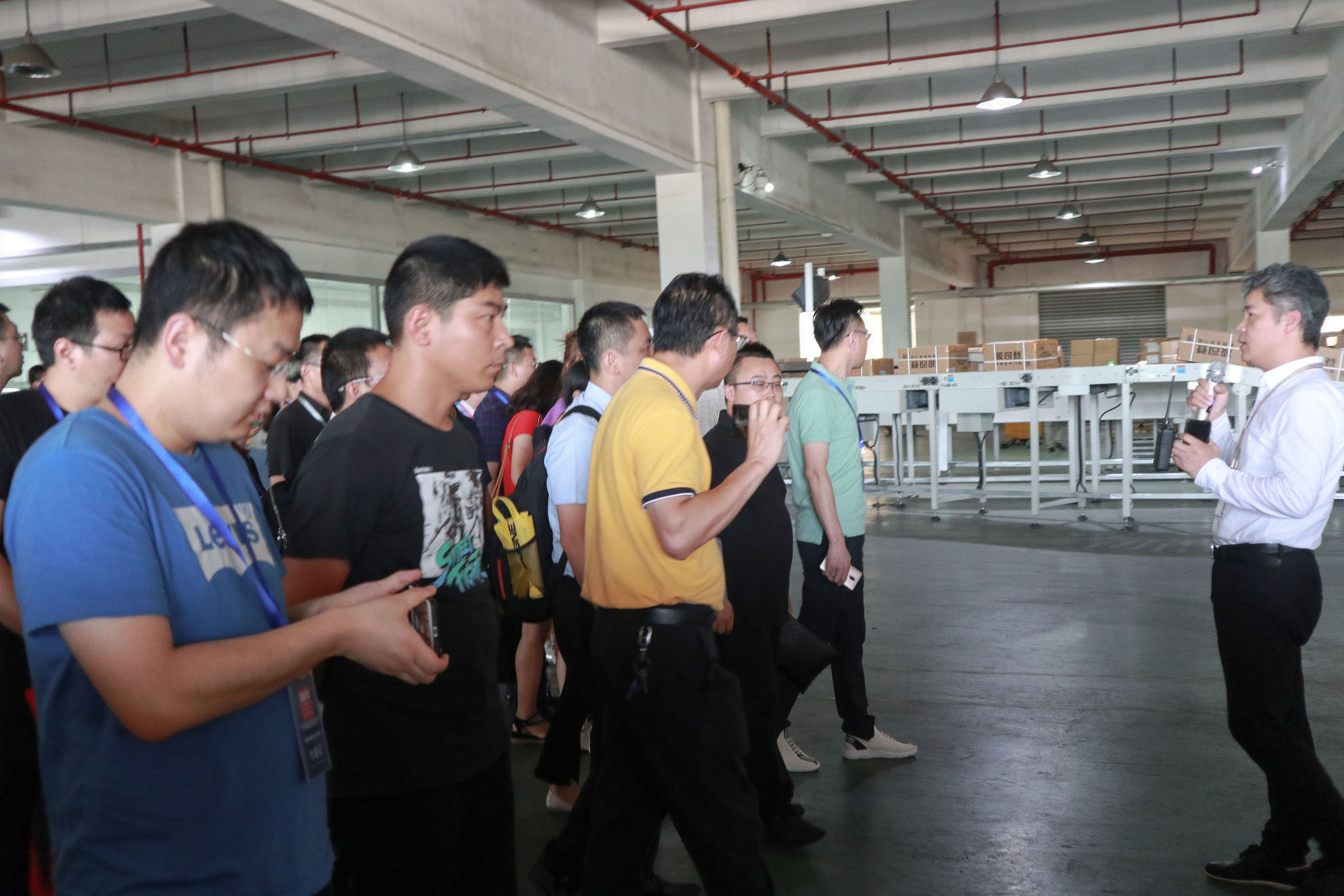 戴建国:我只是修路人 | FLA小秘书的GALTS 2018波司登集团中央智能配送中心参观之旅